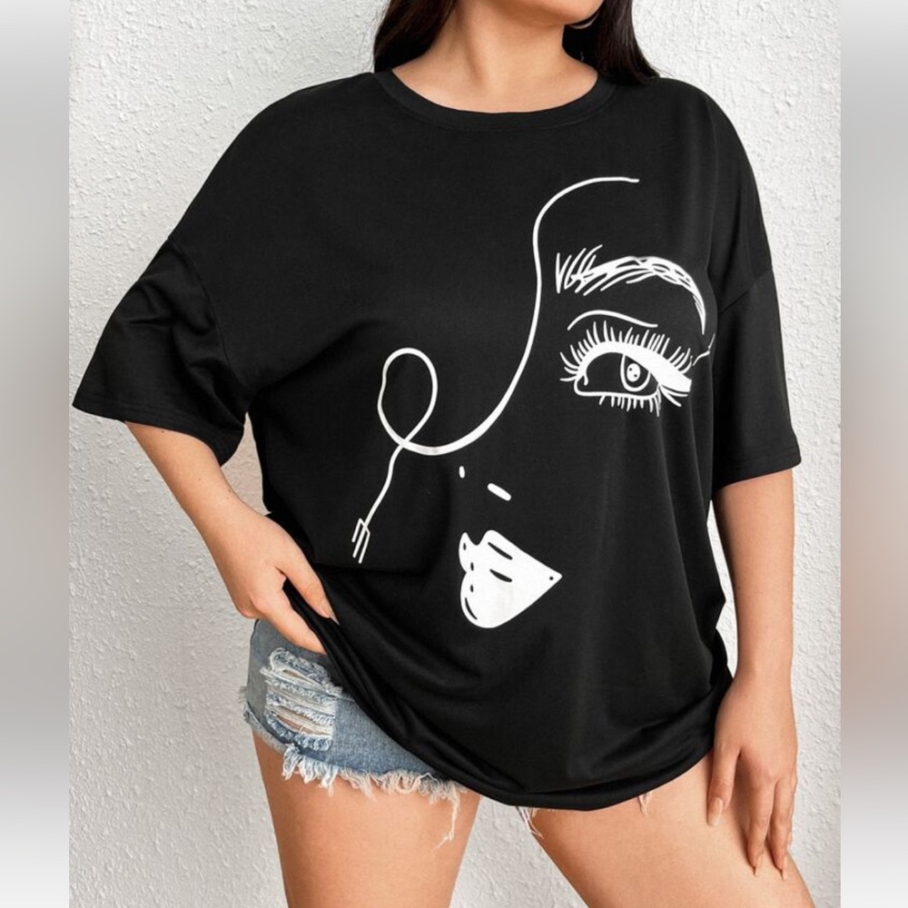 ✨ 3 for $35 ✨ SHEIN Lune Plus Figure Graphic Drop Shoulder Oversized Tee